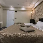Melrose Hotel