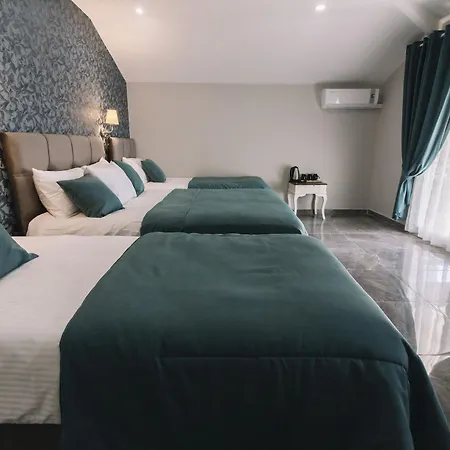 Melrose House 3* פמוקלה