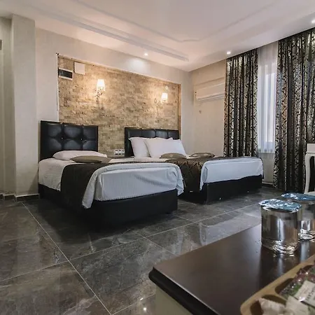 Melrose House מלון 3*