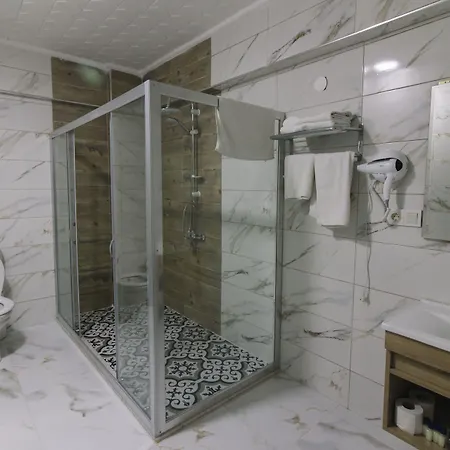 Melrose Hotel 3*
