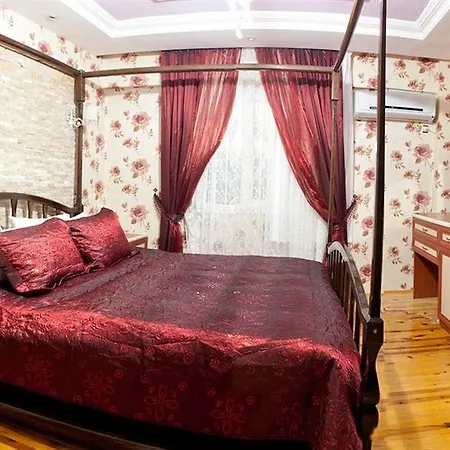 מלון Melrose House 3*