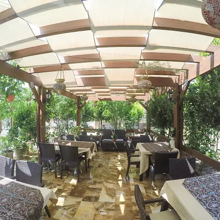 Melrose House 3* פמוקלה