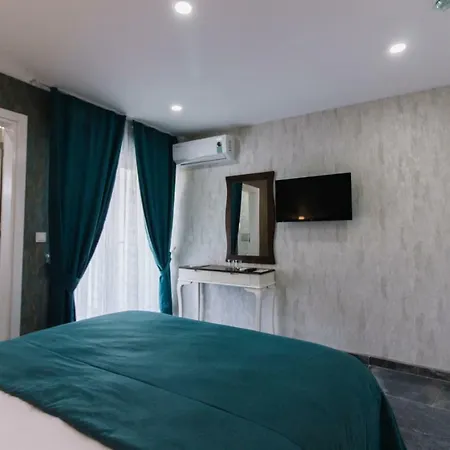 Melrose House 3*