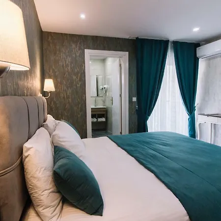 Melrose House מלון 3*