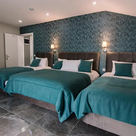 Melrose House 3* פמוקלה