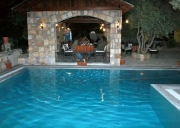 Отель Melrose 3*