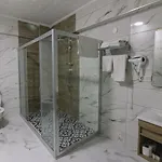 Melrose מלון 3*