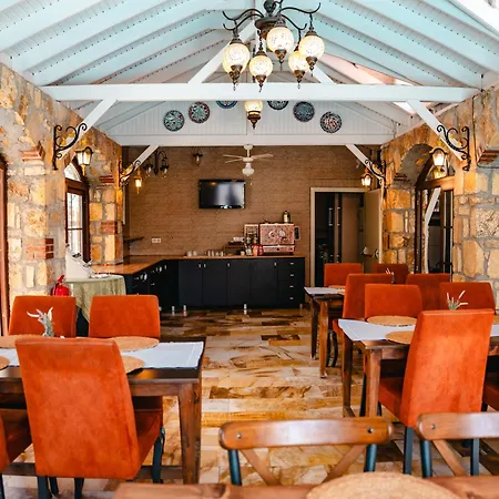 Melrose Hotel