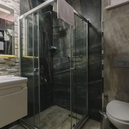 Melrose Hotel 3*