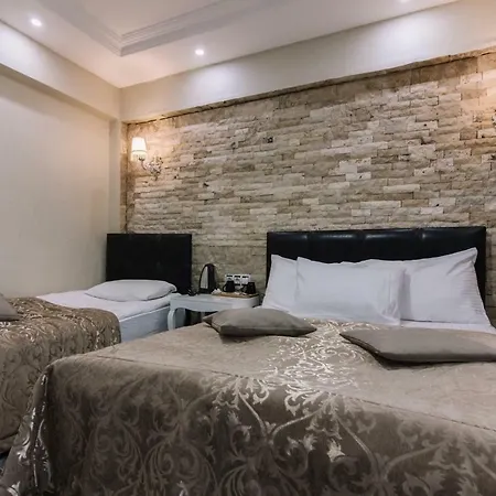 Melrose House 3*